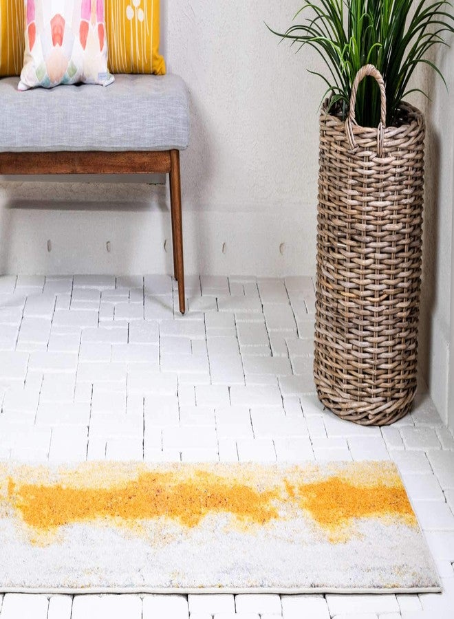 يونيك لوم سجادة أرضية من مجموعة إستريلا من يونيك لوم، بألوان زاهية، بتصميم تجريدي وعصري، وبمظهر عتيق، مقاس 2 قدم و2 بوصة × 6 أقدام و7 بوصات، باللونين الأصفر والبيج. - Image 3