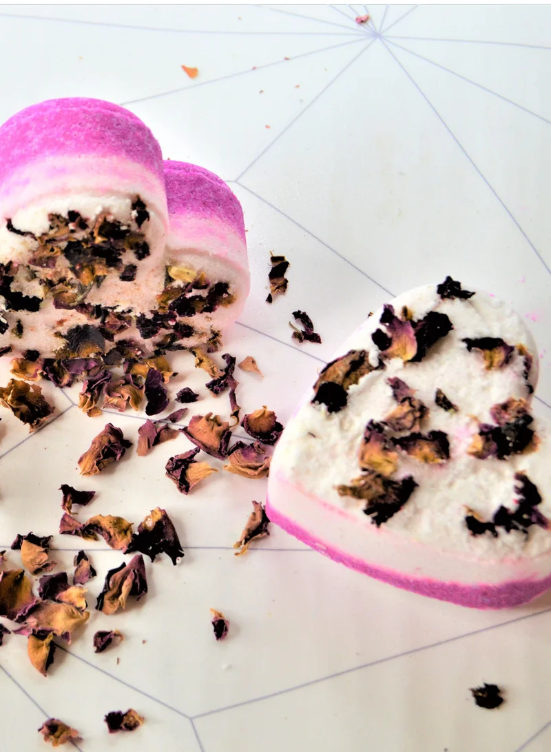 THE SKIN CONCEPT The Skin Concept Handmade Valentines Heart of Roses Bath Bomb