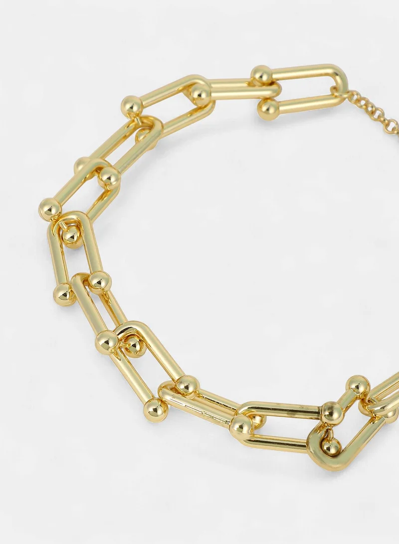 Sohi  Women The Chunky Clip-Link Chain Necklace | California  Colour | One-Size | Metallic Alloy Material | Lobster Clasp Closure | Necklace For Casual & Evening Wear for Women | Best Price UAE