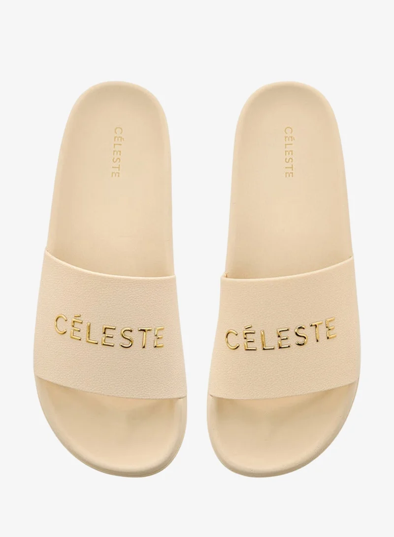 سيليست سلايدز نسائية بشعار مميز