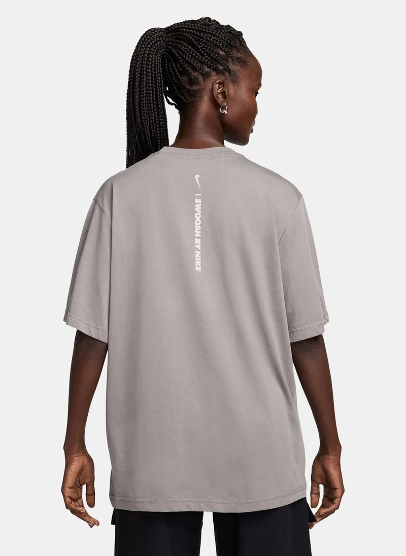 Nike Women's Sportswear T-Shirt
