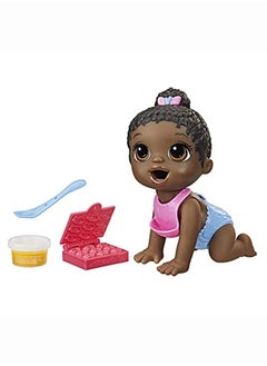 Baby Alive لعبة قالب صندوق الوجبات الخفيفة لدمية Lil Snacks التي تأكل وتتبرز على شكل وجبة خفيفة مقاس 8 بوصات للأطفال من سن 3 سنوات فما فوق بشعر أسود  - Image 1