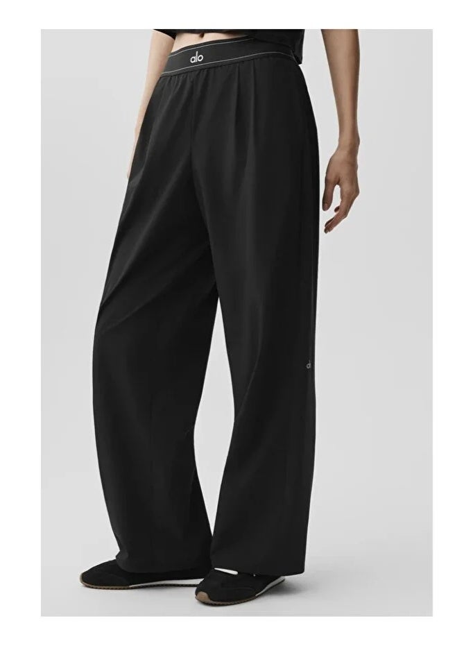 ألو يوغا بنطلون ALO Yoga 30 Inseam Suit Up، بنطلون واسع الساق بقصّة عادية للنساء (مصمم للطول 5'7 أقل) - أسود - Image 1