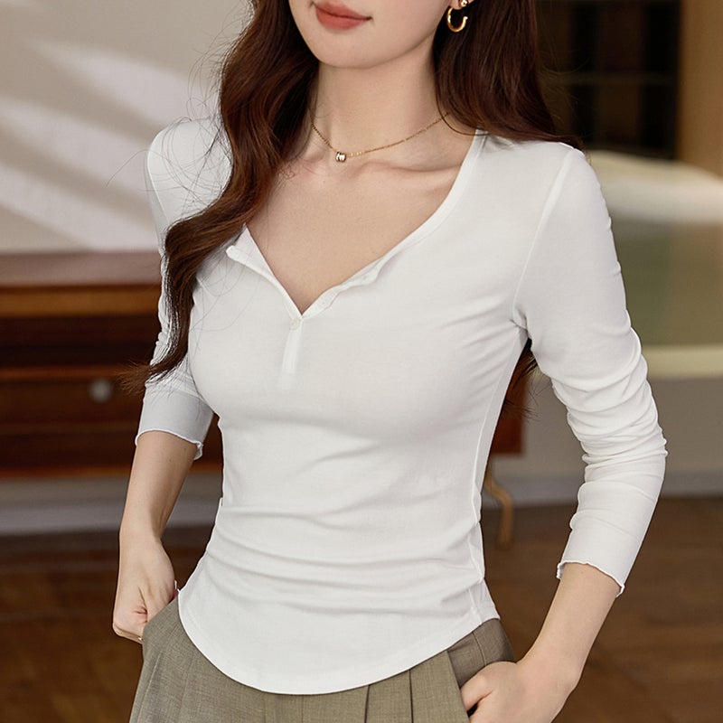 تيشيرت نسائي بقماش الفيسكوز بأكمام طويلة مع فتحة أزرار - Image 1