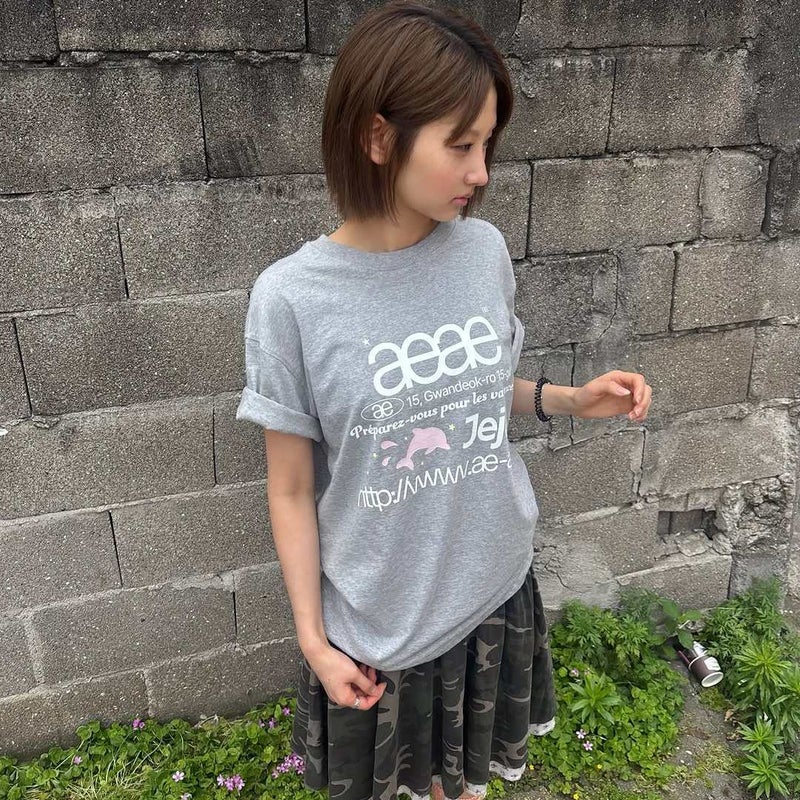 Jeju Limited Edition Dolphin Print T-Shirt for Unisex - Image 4