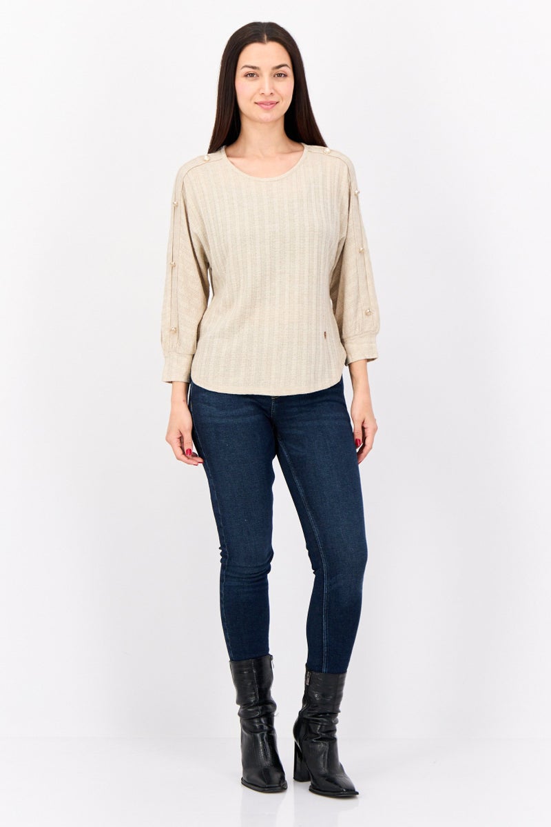 ADRIENNE VITTADINI بلوزة نسائية بياقة دائرية منقوشة، بني فاتح - Image 4