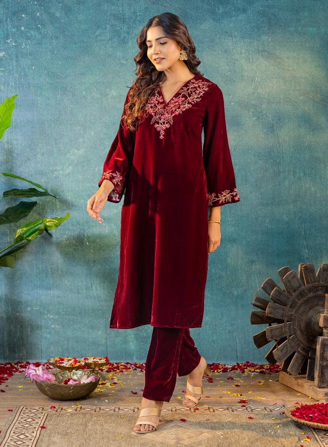 KASYA Women Velvet Look Embroidered Tunic and Pants Co-Ords - Image 3
