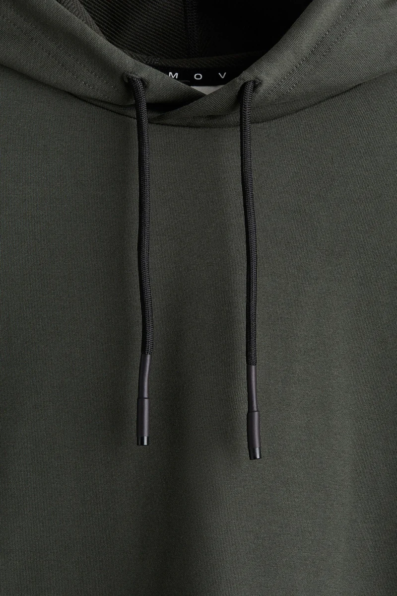 اتش اند ام هودي رياضي بقصّة واسعة بتقنية دراي موف™