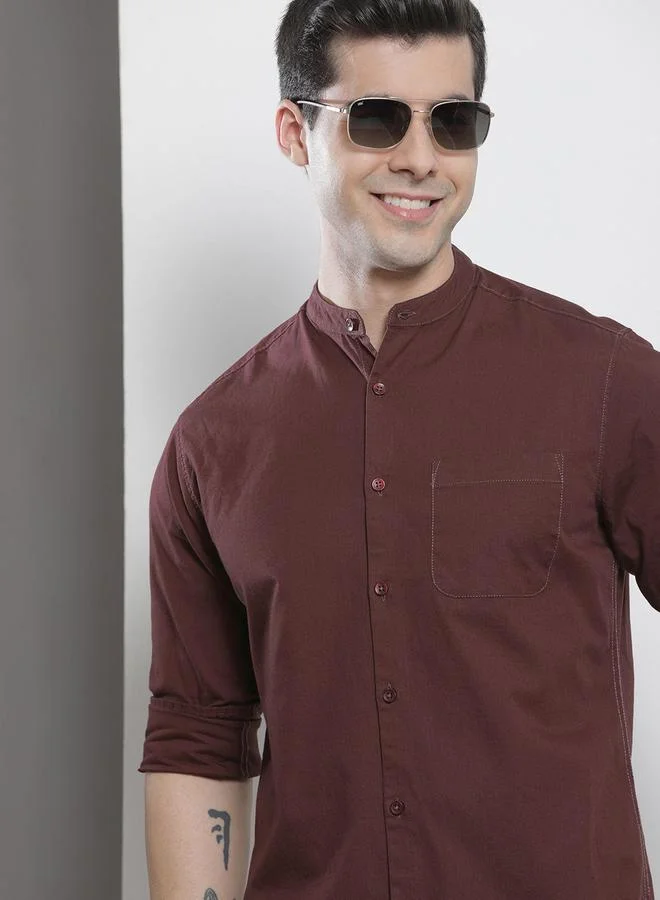 ذا انديان كراج كو Men Regular Fit Solid Mandarin Collar Casual Shirt