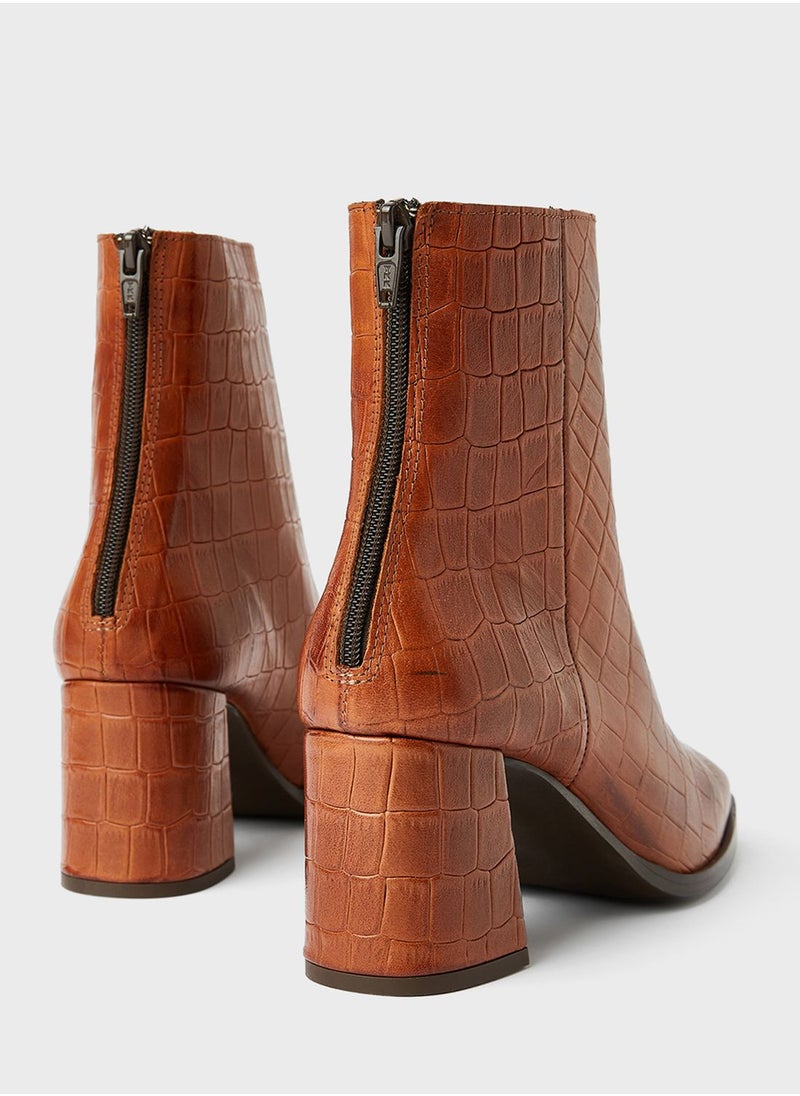 VERO MODA - Textured Leather Boots - Image 1