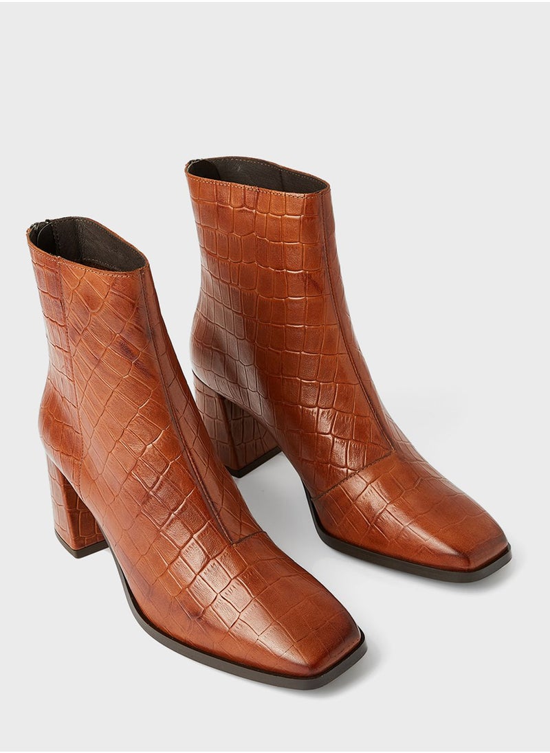 VERO MODA - Textured Leather Boots - Image 1