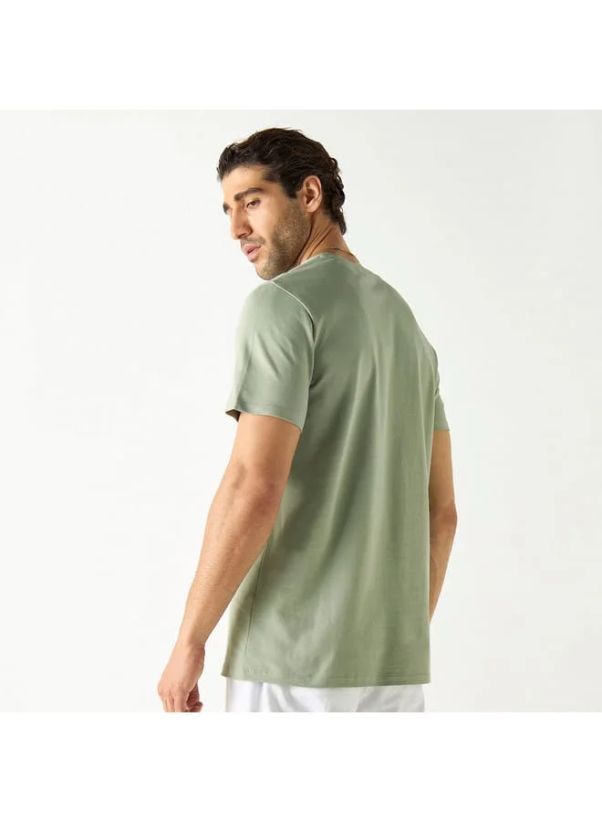 Iconic Iconic Slogan Print Crew Neck T-shirt with Short Sleeves