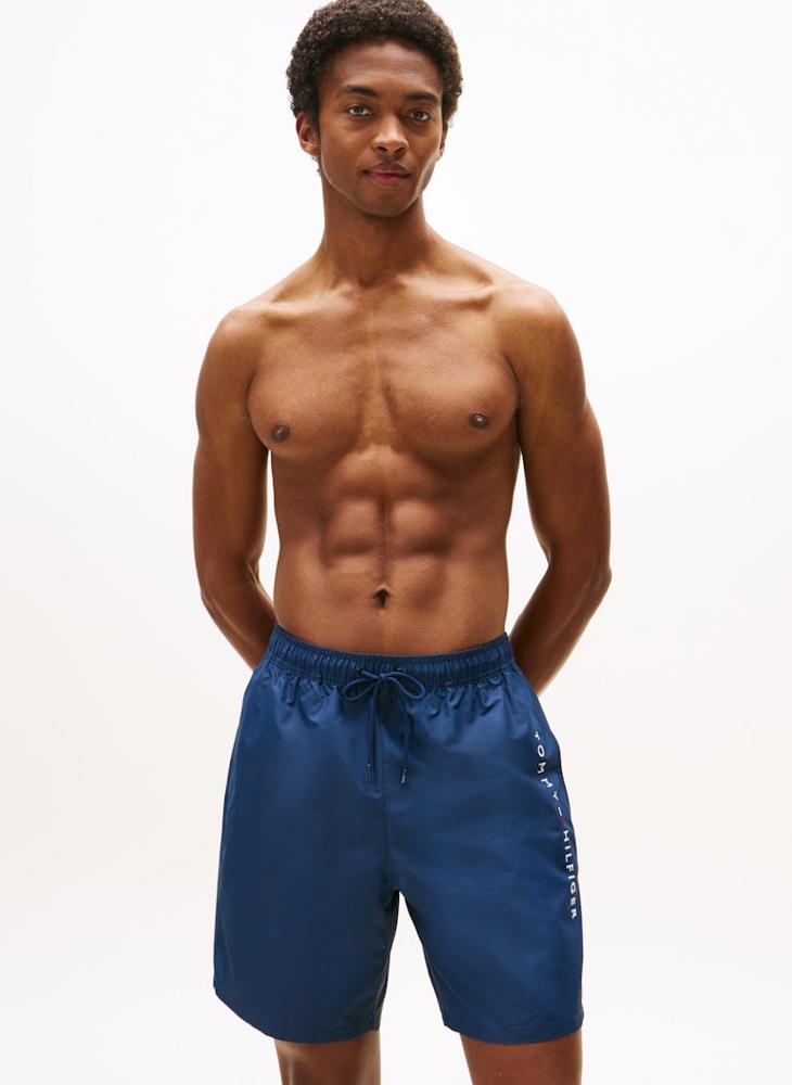 تومي هيلفيغر شورت سباحة طويل بشعار أصلي - Image 1