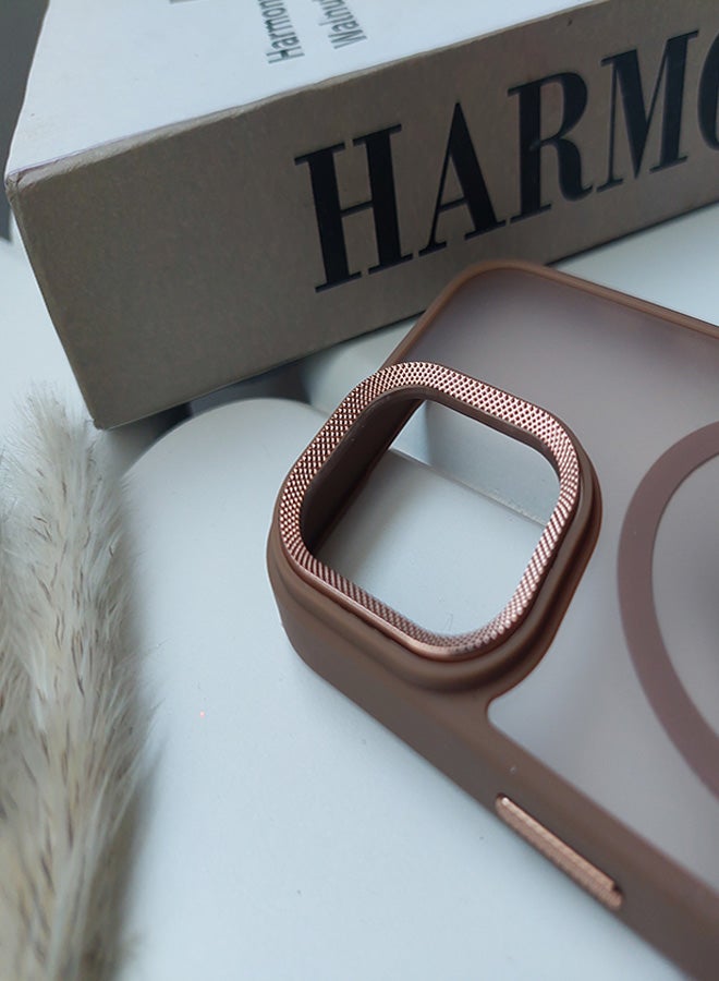 جراب مغناطيسي مقاوم للصدمات لهاتف iPhone 13 مع إطار معدني للكاميرا - غطاء مغناطيسي أنيق غير لامع للرجال والنساء والشباب ويدعم الماج سيف والشحن اللاسلكي - مضاد لبصمات الأصابع، وحماية للكاميرا، ومقاوم للسقوط (بني) - Image 4