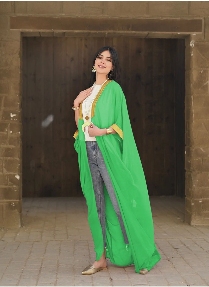 صن سيت - قفطان شيفون للنساء من صن سيت عباره عن عبايه مطعمة بجبير ذهبي - أخضر فاتح - Image 1