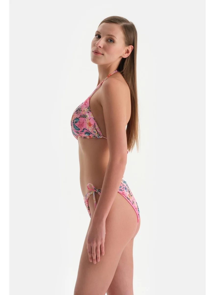 داجي Salmon Triangle Mini Bikini Top
