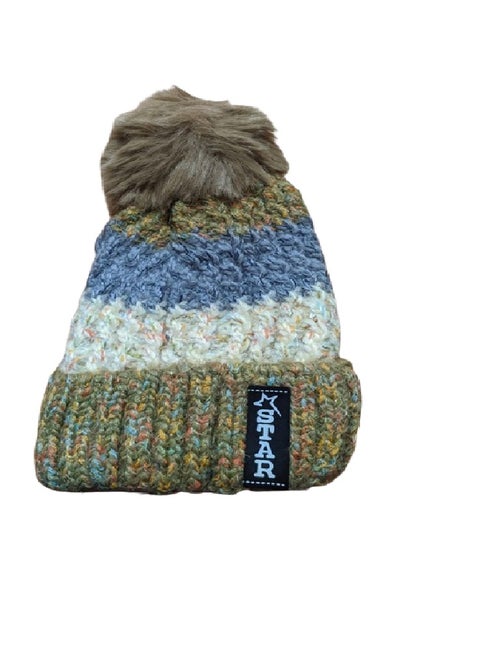 The winter ice cap is made of durable, high-quality wool threads