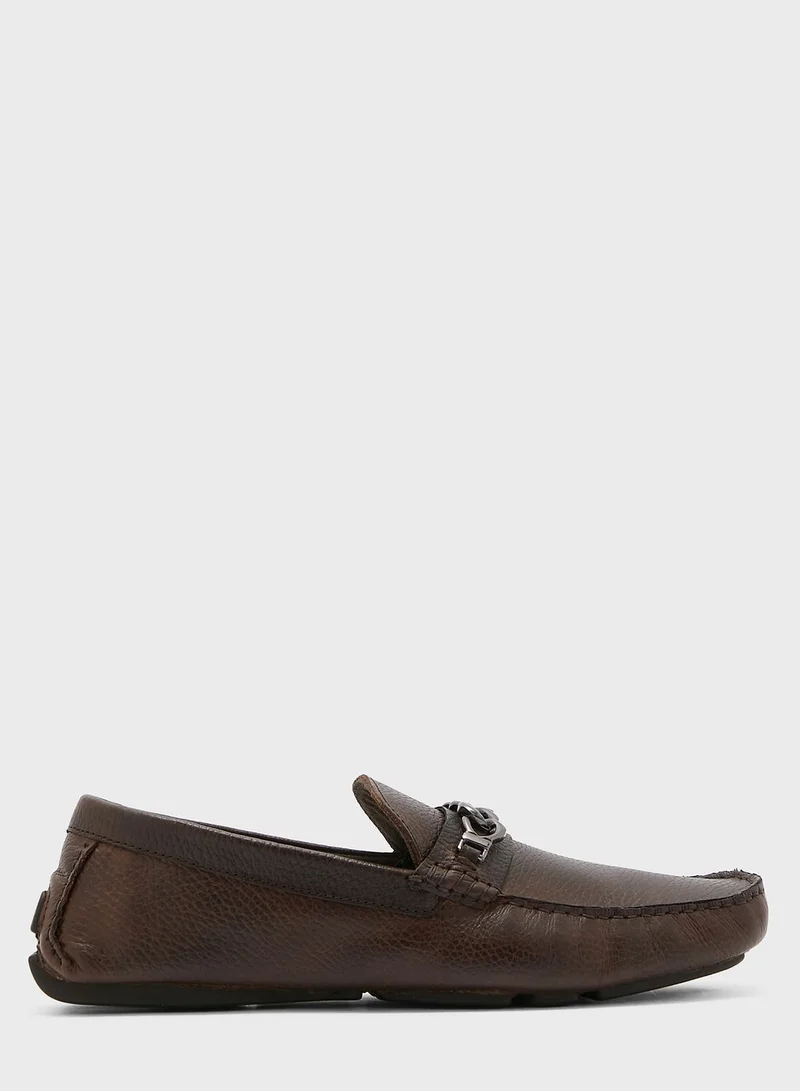 STEVE MADDEN Chainin Loafers