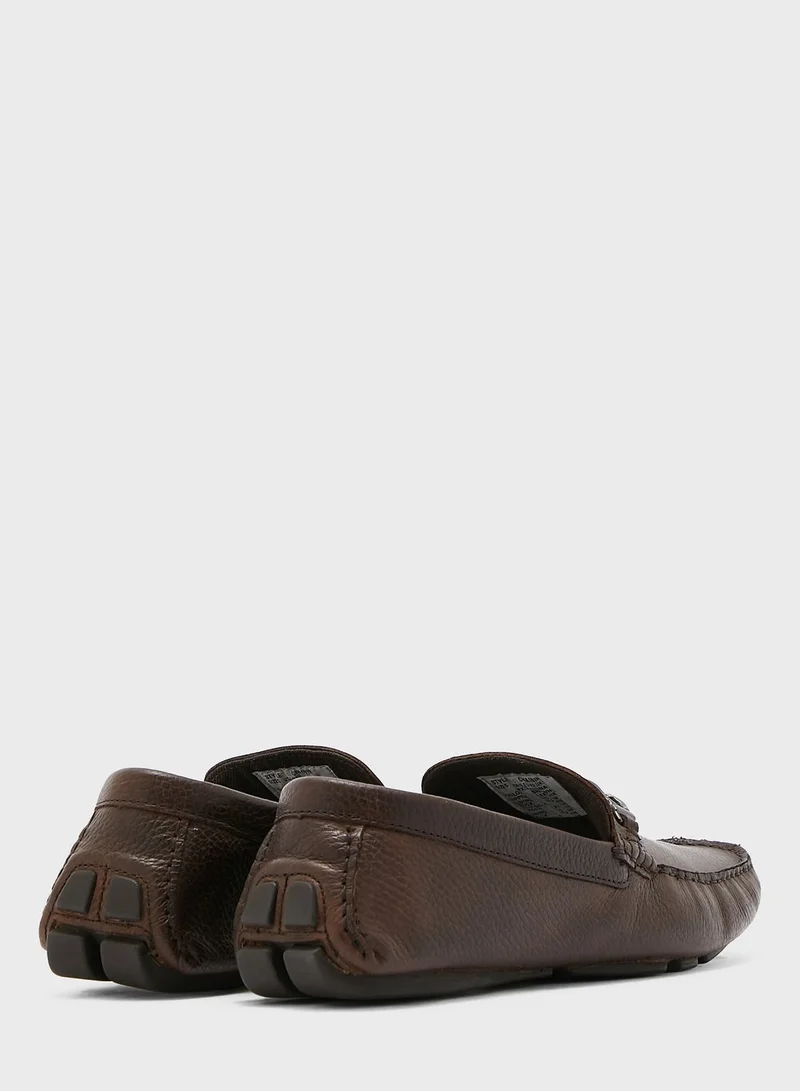 STEVE MADDEN Chainin Loafers