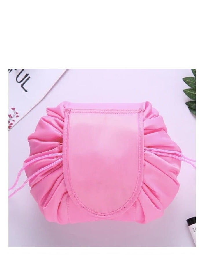 حقيبة المكياج تصميم رائع  مصنعة من قماش متين عالي الجوده مستورده