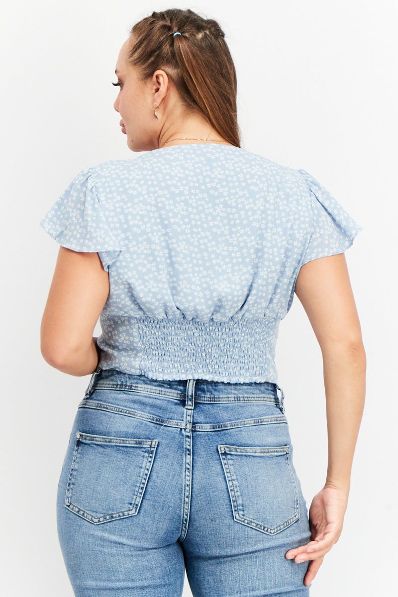 NA-KD Women V-Neck Short Sleeve Allover Floral Print Top, Light Blue - Image 4