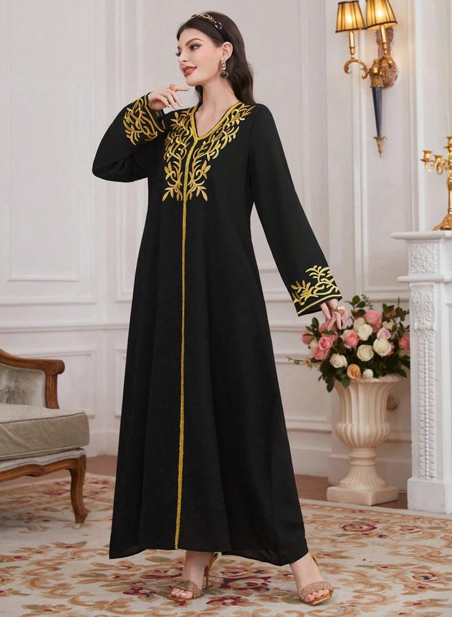 تايك تو جلابية ماكسي بياقة V وتطريز وأكمام طويلة - أسود - Image 4