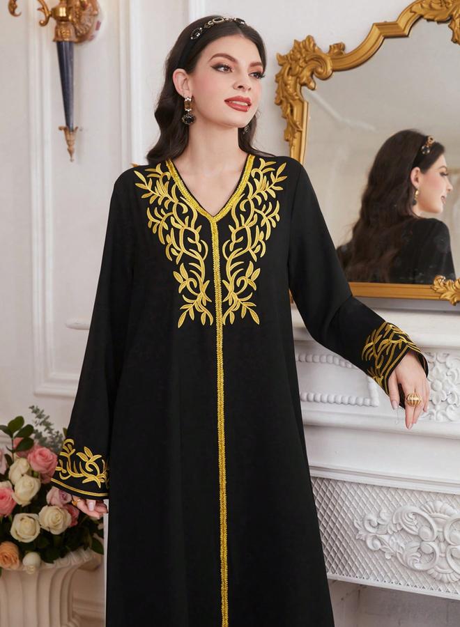 تايك تو جلابية ماكسي بياقة V وتطريز وأكمام طويلة - أسود - Image 5