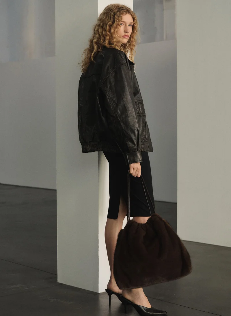 مانجو حقيبة كتف بتأثير الفرو