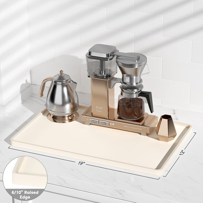 Rnivvi حصيرة قهوة من السيليكون من ، مقاس 12" x 19"، مقاومة للماء وذات حافة مرتفعة، مناسبة لملحقات محطة آلة الإسبريسو، وسادة لتجفيف الأطباق قابلة للفك ومقاومة للحرارة للعمل على طاولة المطبخ، لون بيج - Image 3