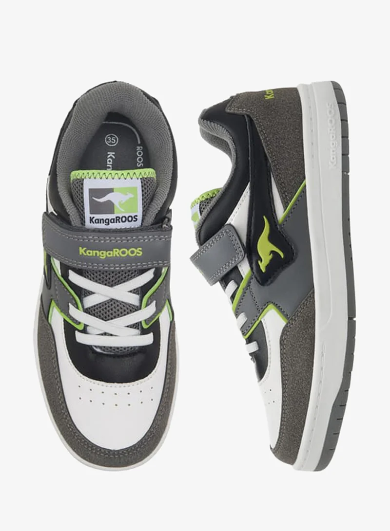 كانغاروس حذاء رياضي بناتي بشعار وحزام لاصق