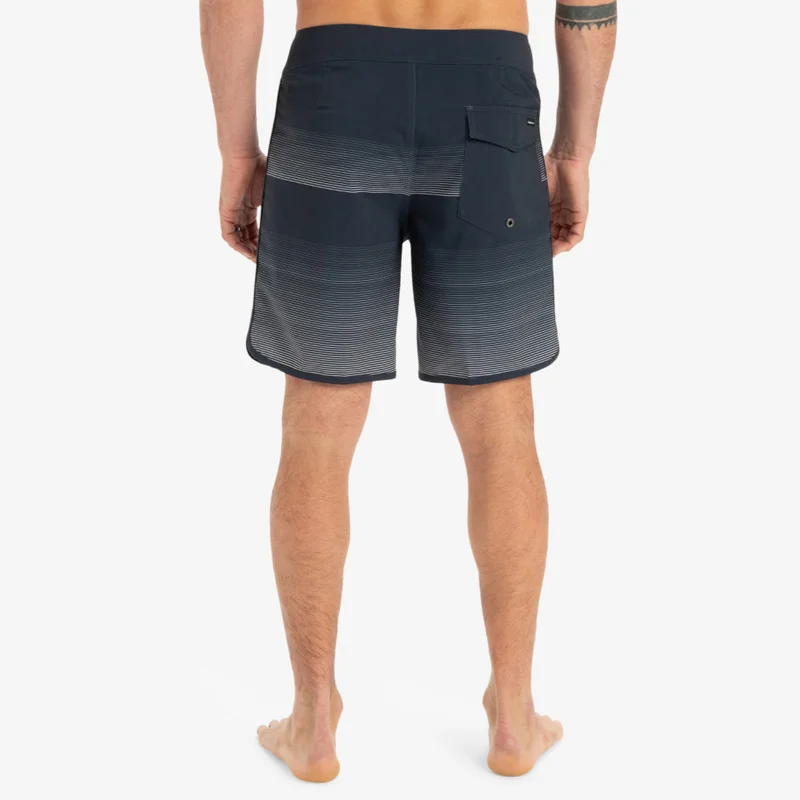 كويك سيلفر Surfsilk Scallop 18" Boardshorts - Men