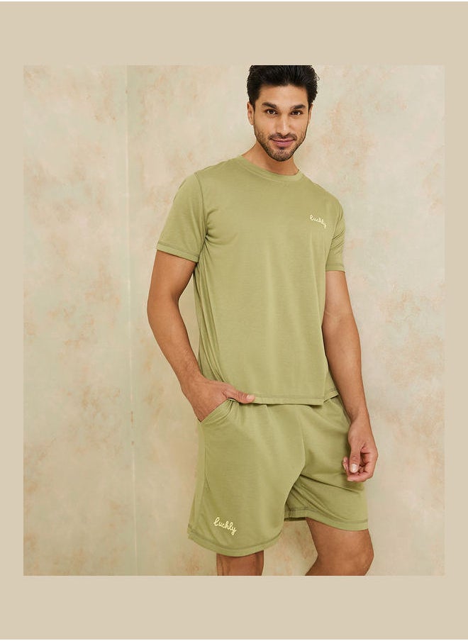 Styli - Slogan Detail T-shirt and Shorts Set - Image 1