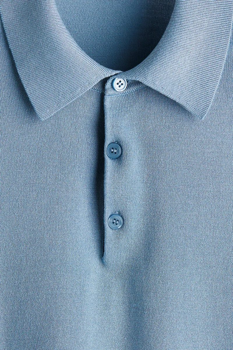 اتش اند ام تي-شيرت بولو محبوك ناعم بقصّة عادية