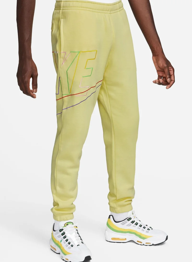 Nike Club Cuffed Sweatpants