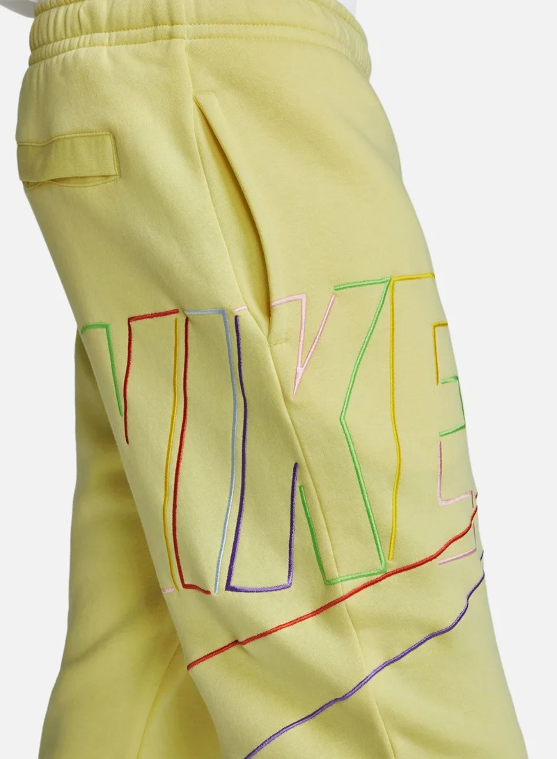 Nike Club Cuffed Sweatpants