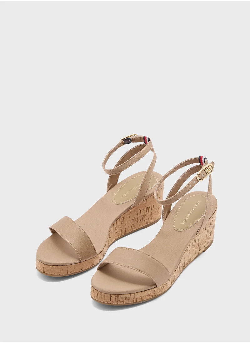 تومي هيلفيغر Ankle Strap Mid Heel Sandels