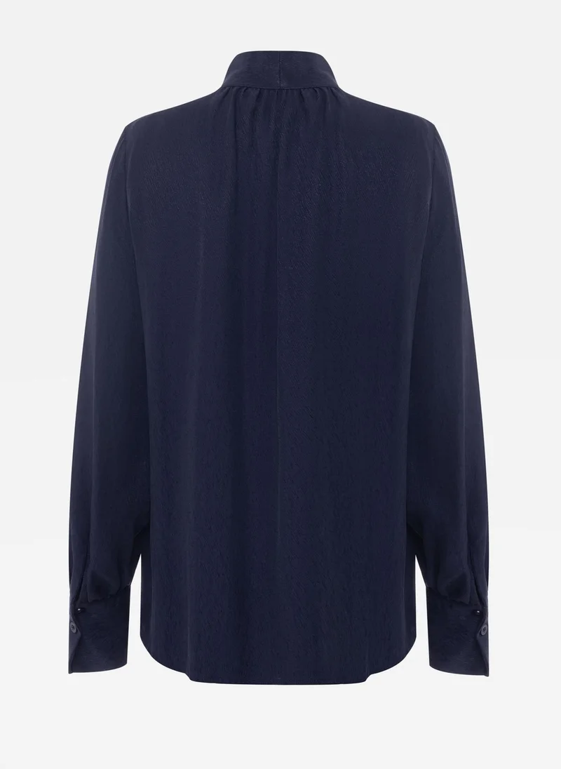 Lichi Loose blouse with ribbons on the collar