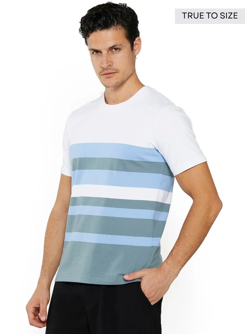نوتيكا تيشيرت قطن بريميوم بياقة دائرية بقصة عادية وخطوط متباينة
