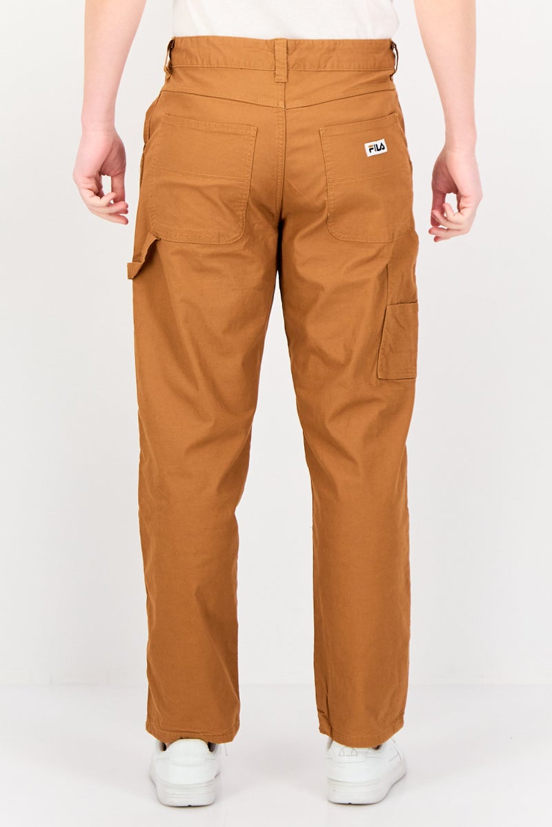 FILA سروال رياضي للرجال بشعار العلامة التجارية مناسب للخارج، بني - Image 4