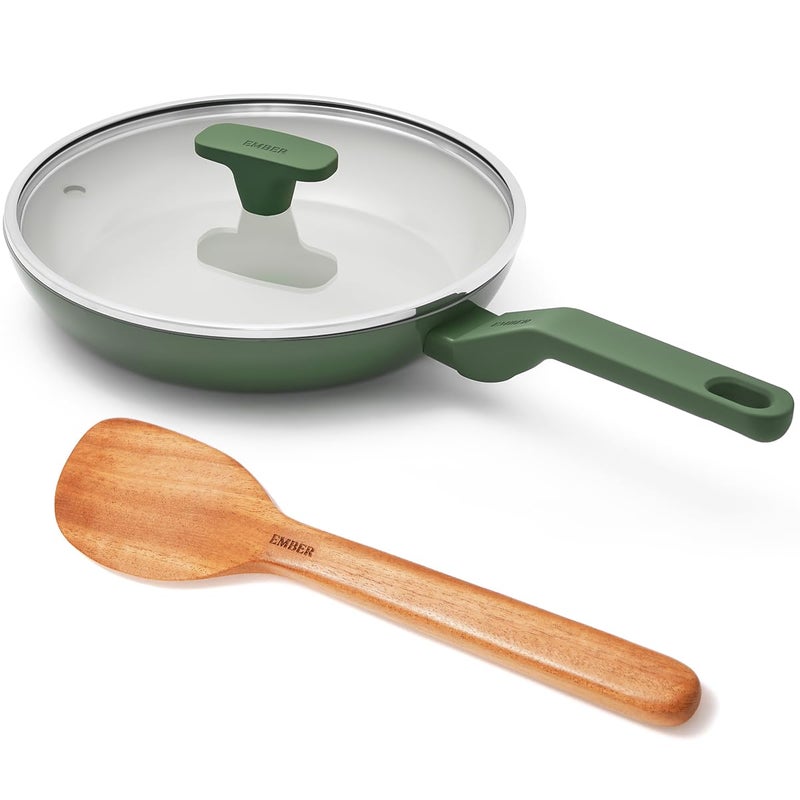 Ember Cookware مقلاة سيراميك أركيلا 24 سم | أدوات طهي غير لاصقة | مقلاة غير سامة مع غطاء زجاجي | معتمدة من ISI | مقلاة سيراميك للطهي | 1x ملعقة مسطحة | خالية من PFAS و PTFE | آمنة للاستخدام على الموقد الحثي | خضراء - Image 1
