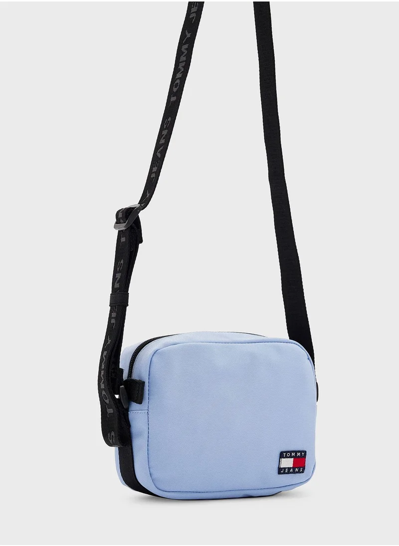 TOMMY JEANS Essential Daily Crossbody Bag