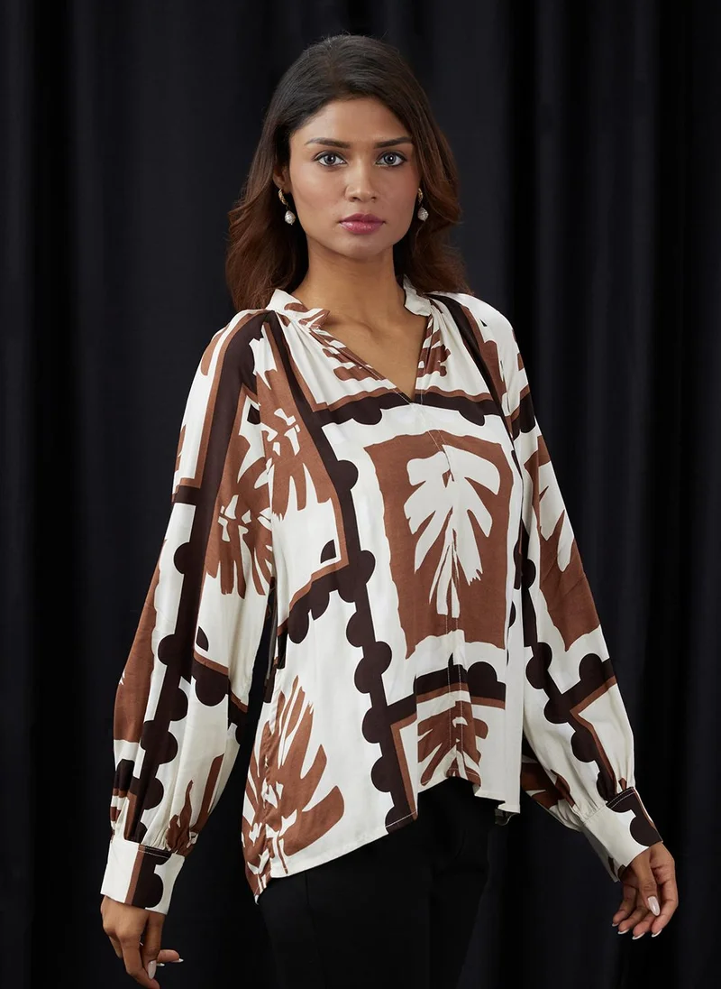 globus Globus Women Brown Abstract Print V-Neck Reglan Sleeves Top