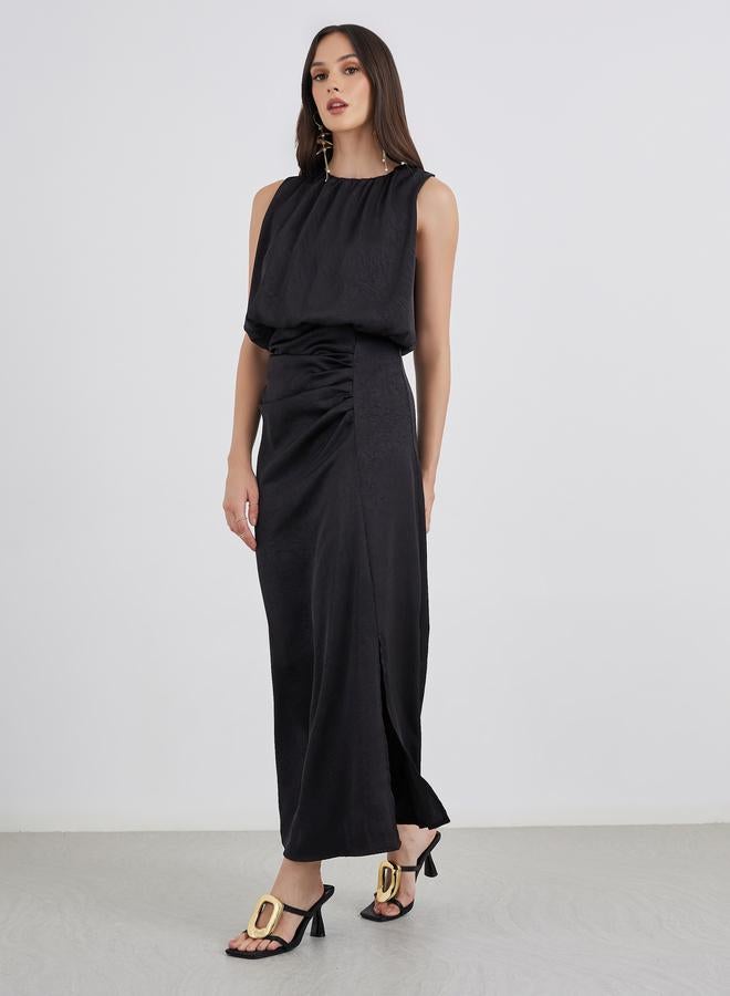 ستايلي فستان طويل بتفاصيل مُجمعة بدون أكمام - Image 2