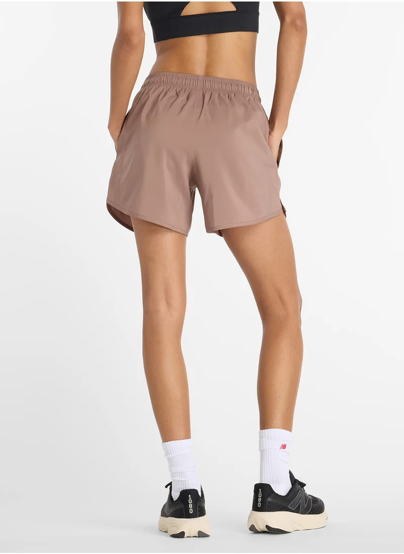 نيو بالانس 5" Essentials Shorts