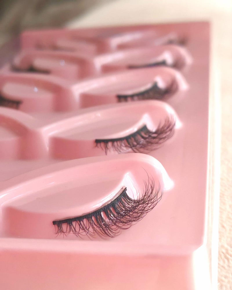 5 Terminal fluffy eyelashes pairs + eyelash adhesive 30ml (5 Terminal eyelashes pairs + eyelash adhesive) - Image 2