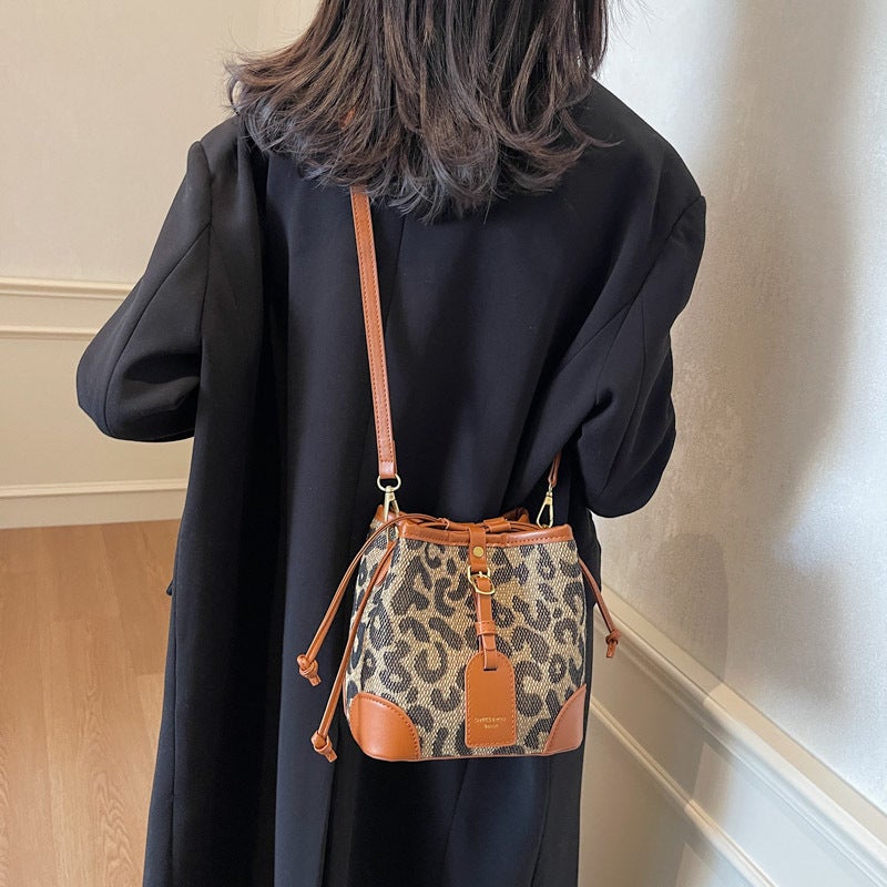 Small Bag Women'S 2024 Winter New Fashionable Drawstring Leopard-Print Water One-Shoulder Bucket Bag All-Match Large Capacity Crosbody Bag - Image 1