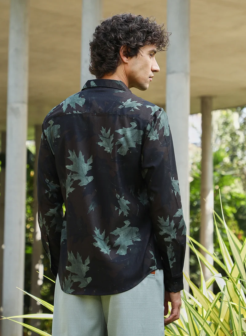 Campus Sutra Men's Coffee Brown & Forest Green Fall Foliage Shirt