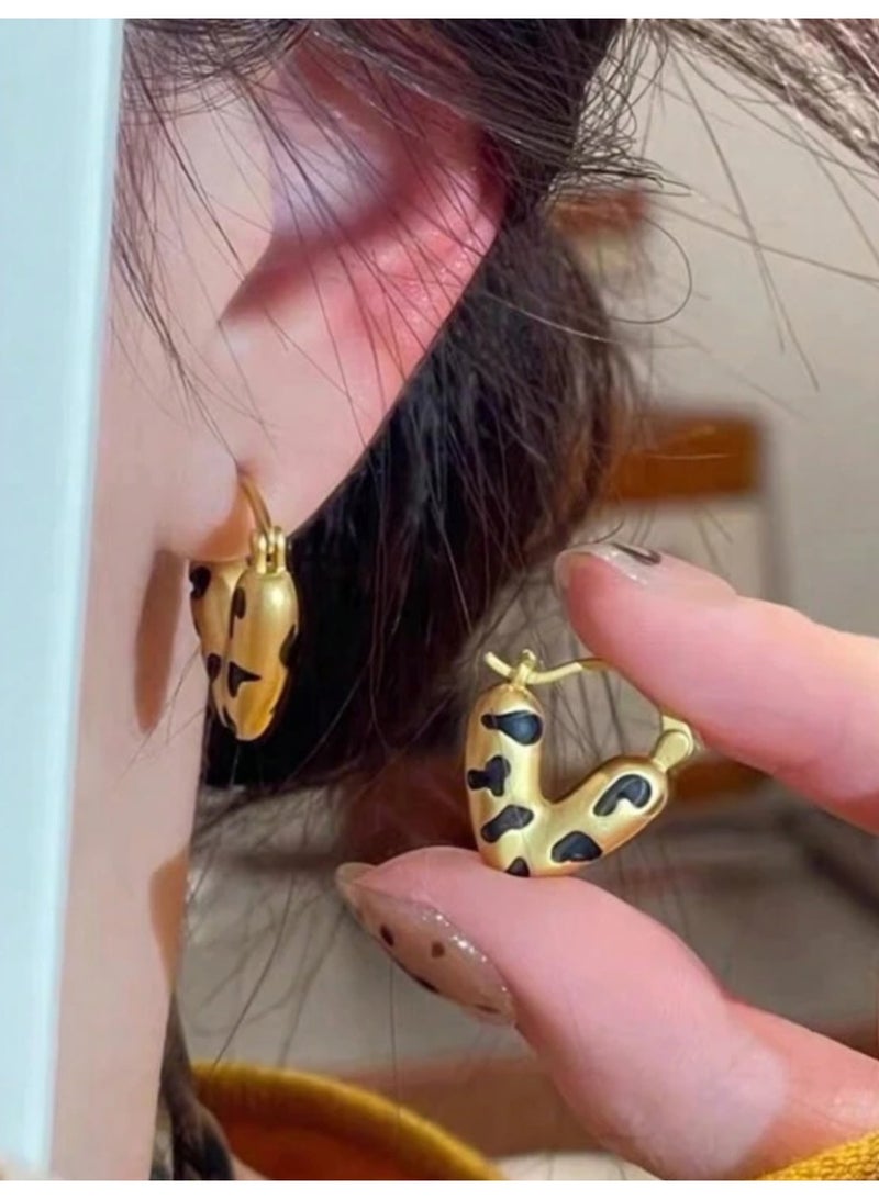 Dangle Charms Trendy And Elegant Earrings For Women - Image 1