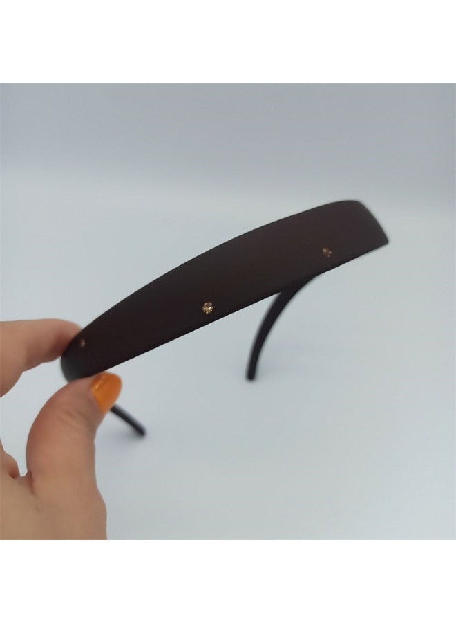 Nariele Simple And Trendy Anti Slip Headband - Image 1