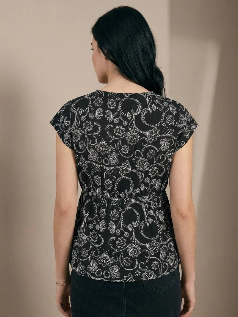 Outzidr  Black Floral Print Top for Women | Best Price UAE